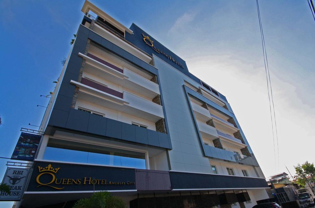 Queens Hotel 4*