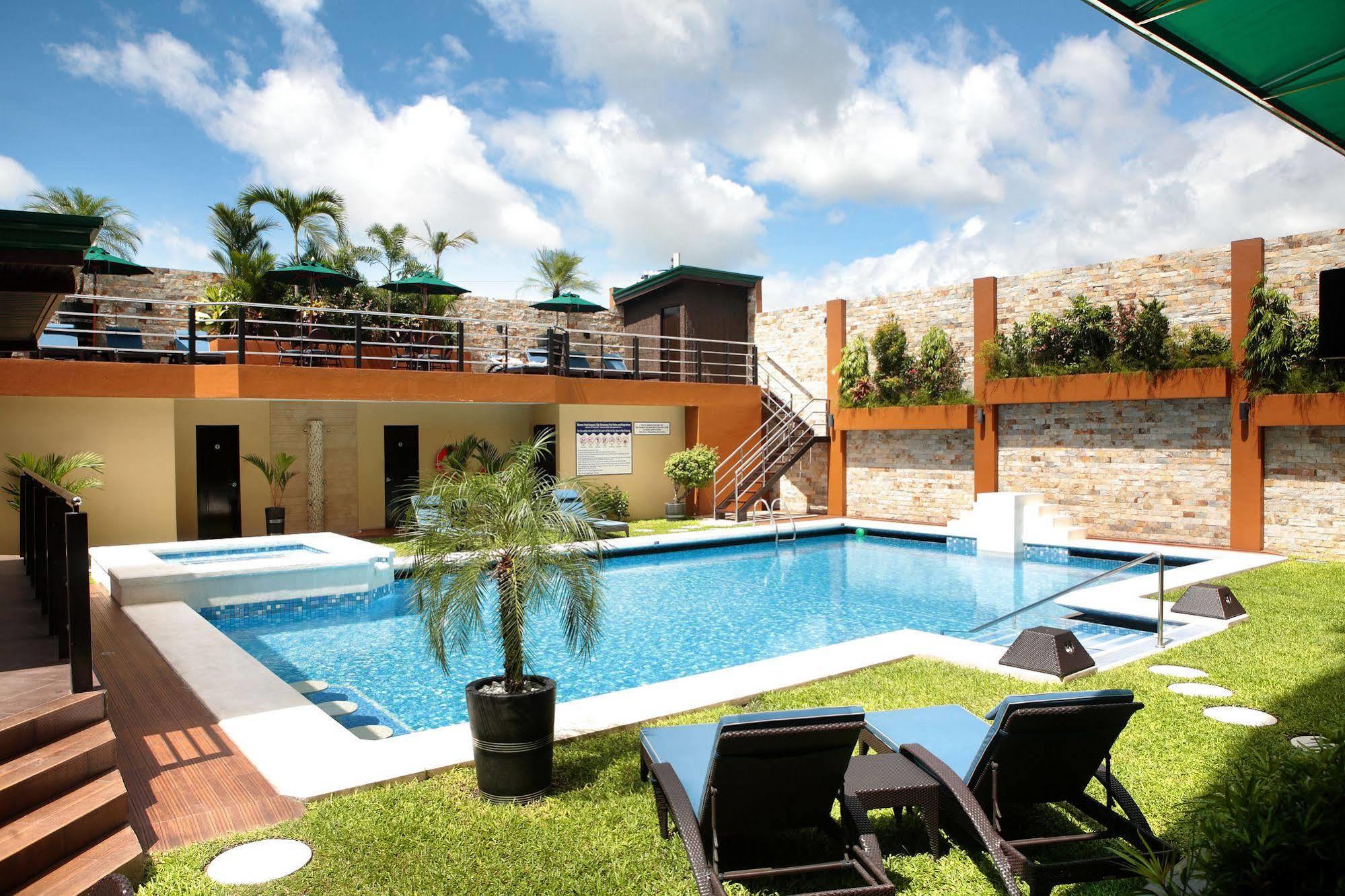 Hotel Queens 4*