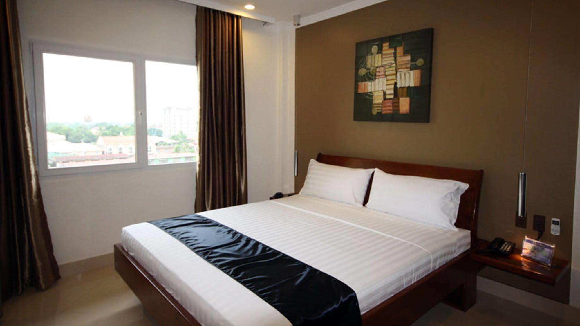 Queens Hotel Angeles